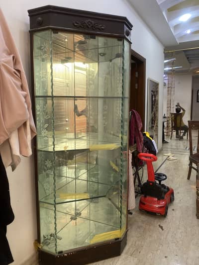 4 conpartment glass show piece