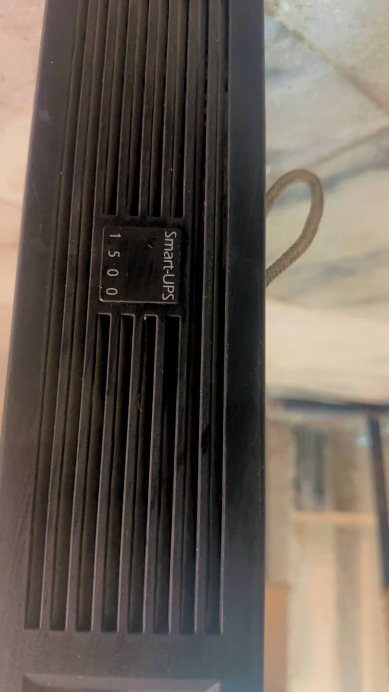 UPS/APC smart UPS 1