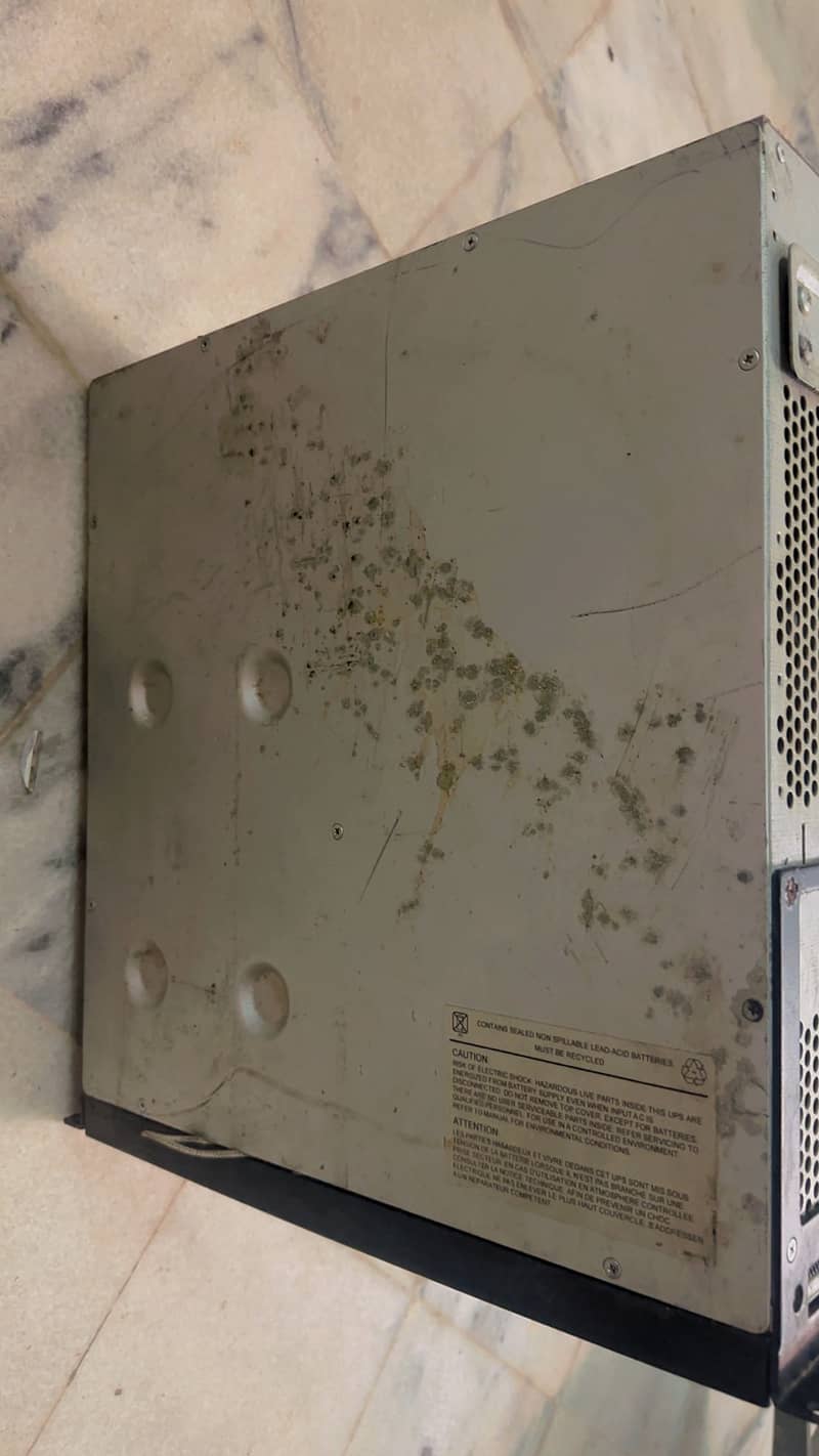 UPS/APC smart UPS 4