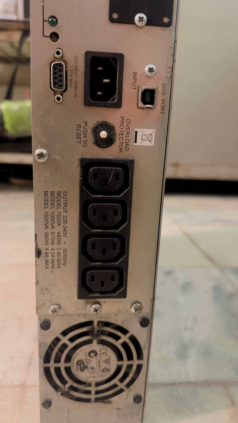 UPS/APC smart UPS 6