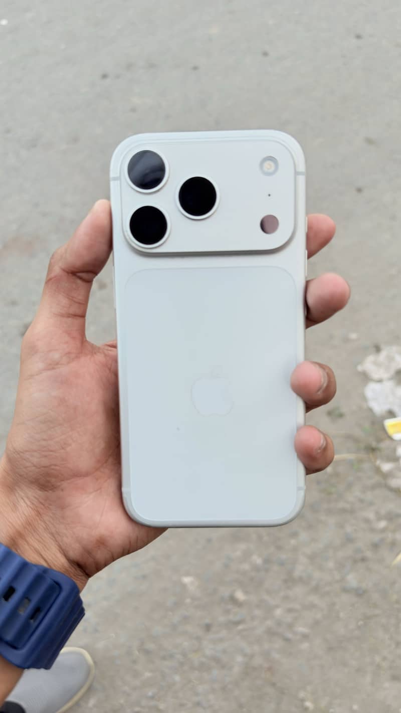Apple iPhone 17 Pro 1