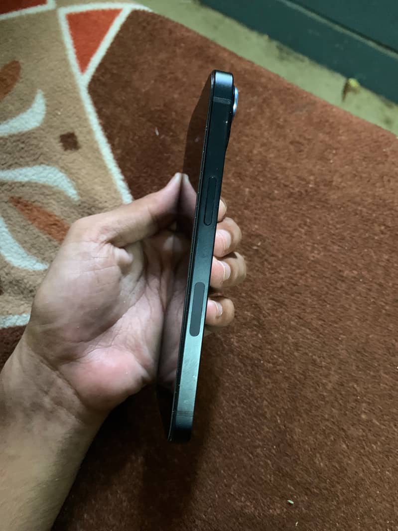 Apple iPhone 13 3