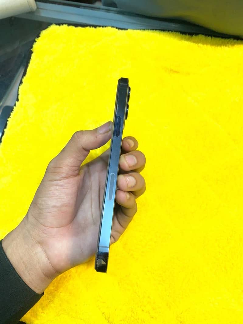 Apple iPhone 12 Pro Max 3