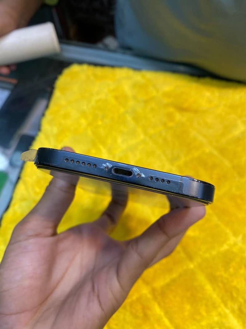 Apple iPhone 12 Pro Max 4