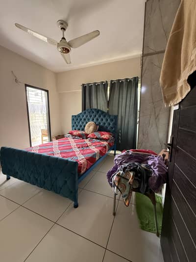KINGS CLASSIC APPARTMENT FOR SALE 3 FLOOR CORNER WESTOPEN