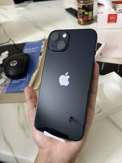 Apple iPhone 13