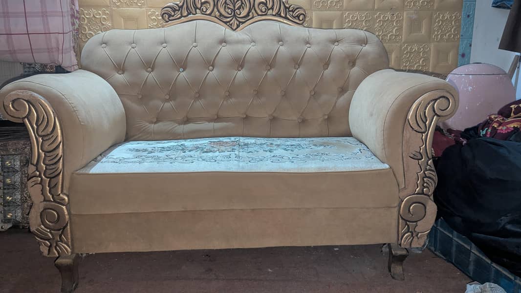 crown sofa 1