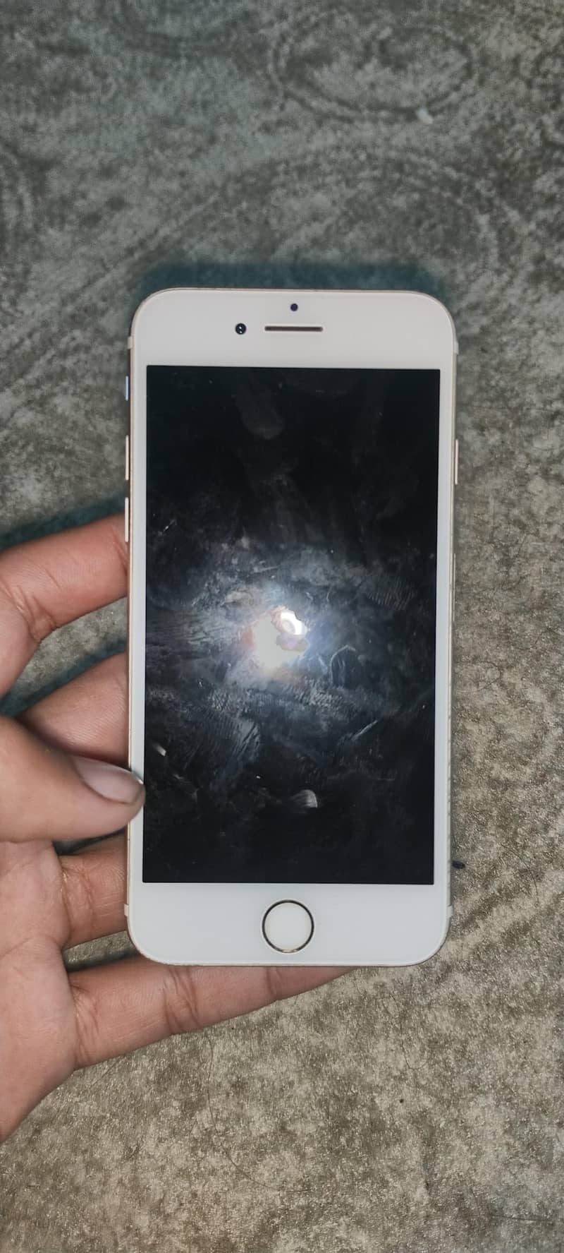 Apple iPhone 7 0