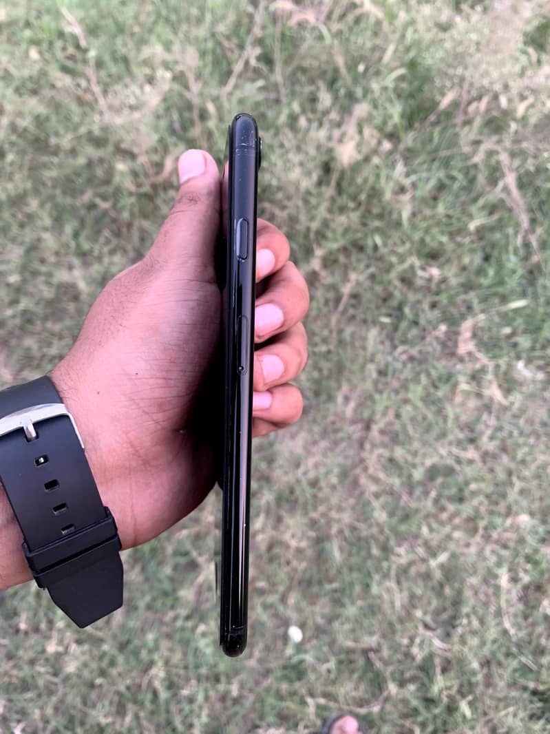 Apple iPhone 7 Plus 1