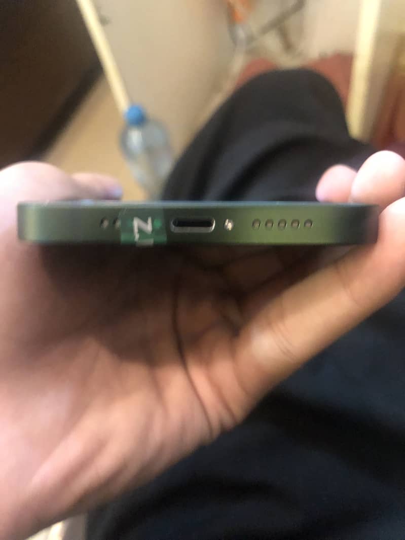 Apple iPhone 13 3