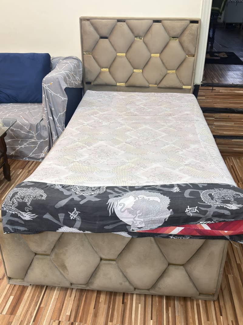 Single bed (almost new) 2