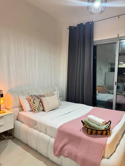 Daily Basis Apartment & Rooms Per day Perweek Short stay Available in E-11 Islamabad