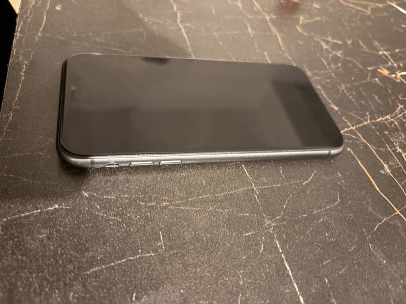 Apple iPhone 11 1