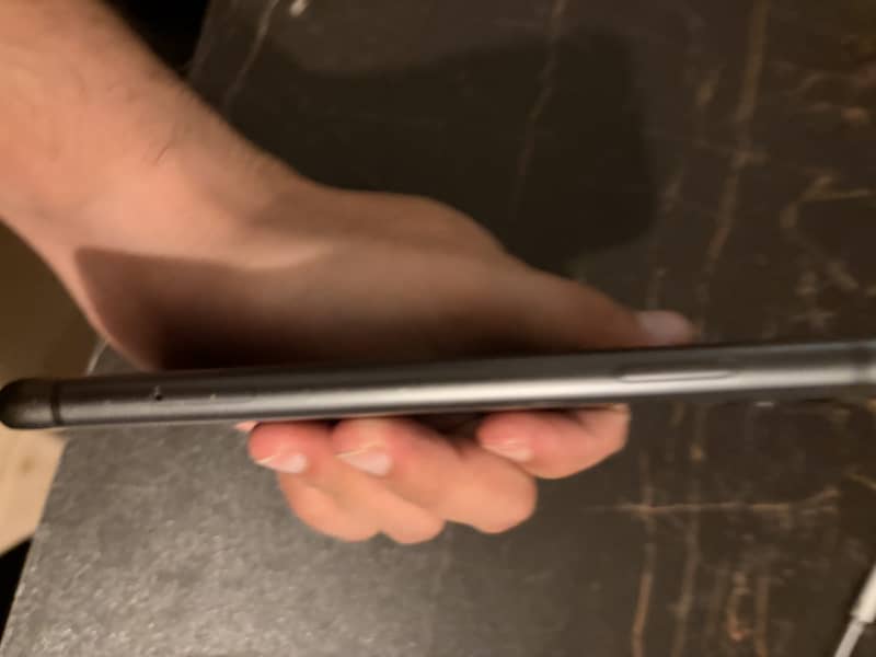 Apple iPhone 11 3