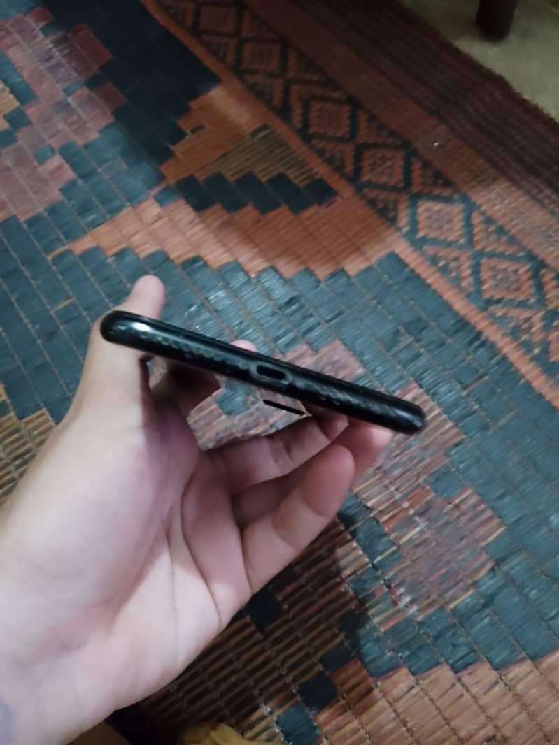 Apple iPhone 7 Plus 6