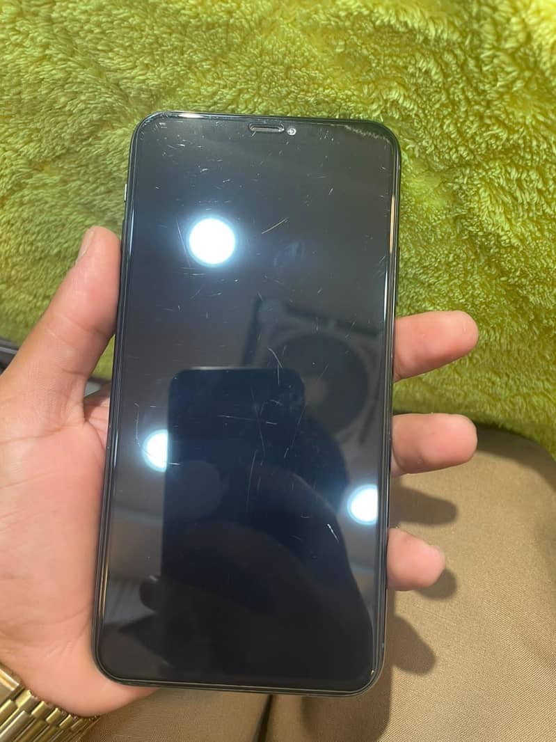 Apple iPhone 11 Pro Max 1