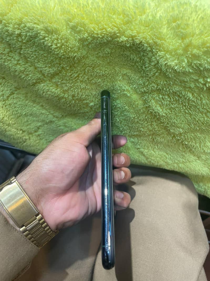 Apple iPhone 11 Pro Max 5