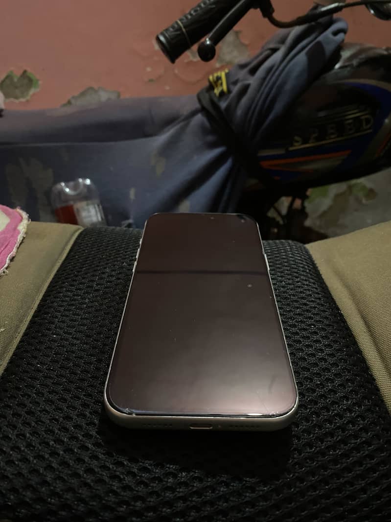 Apple iPhone 17 Pro Max 3