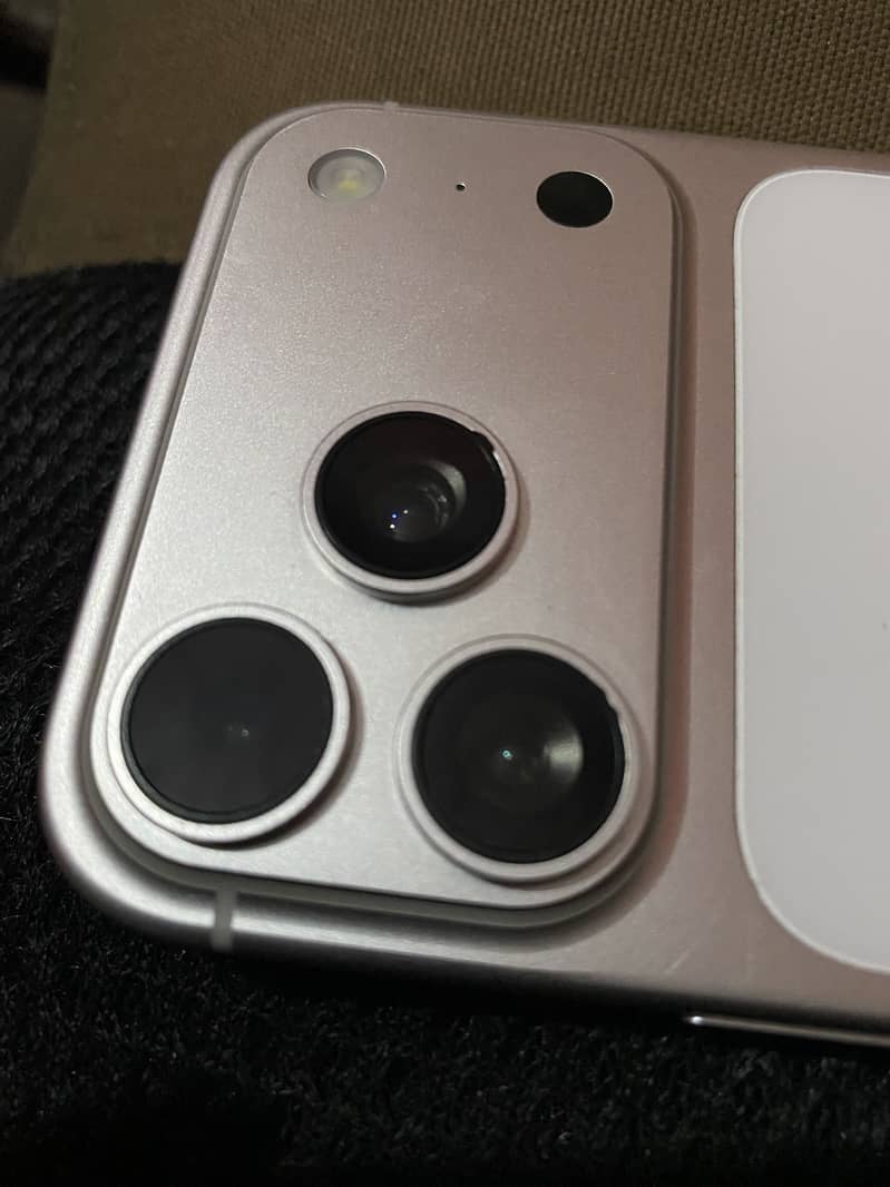 Apple iPhone 17 Pro Max 6