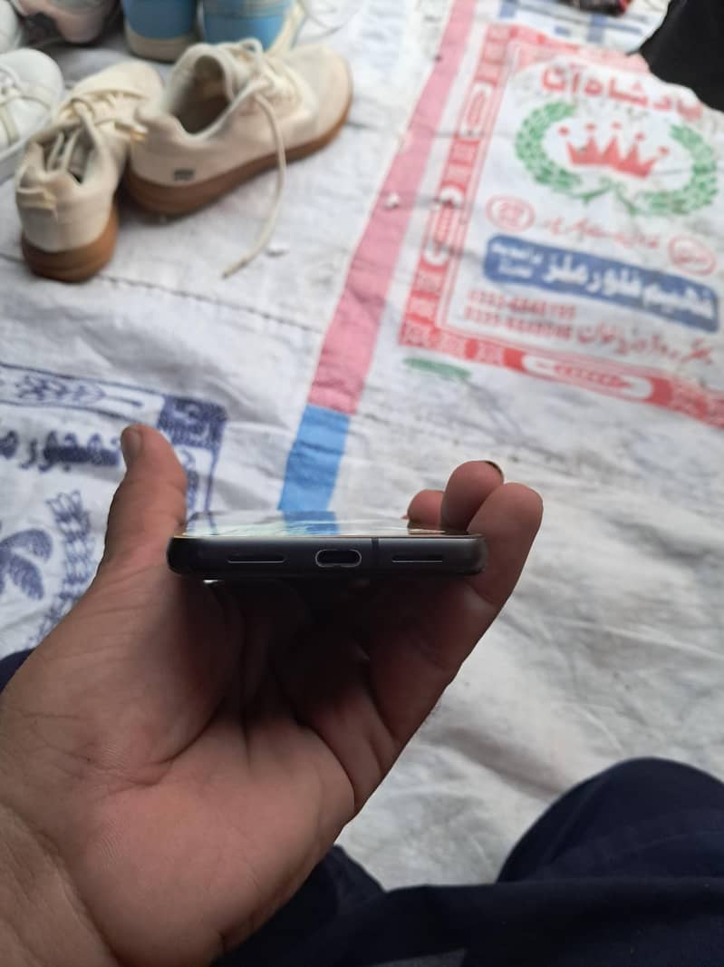Google Pixel 8 2