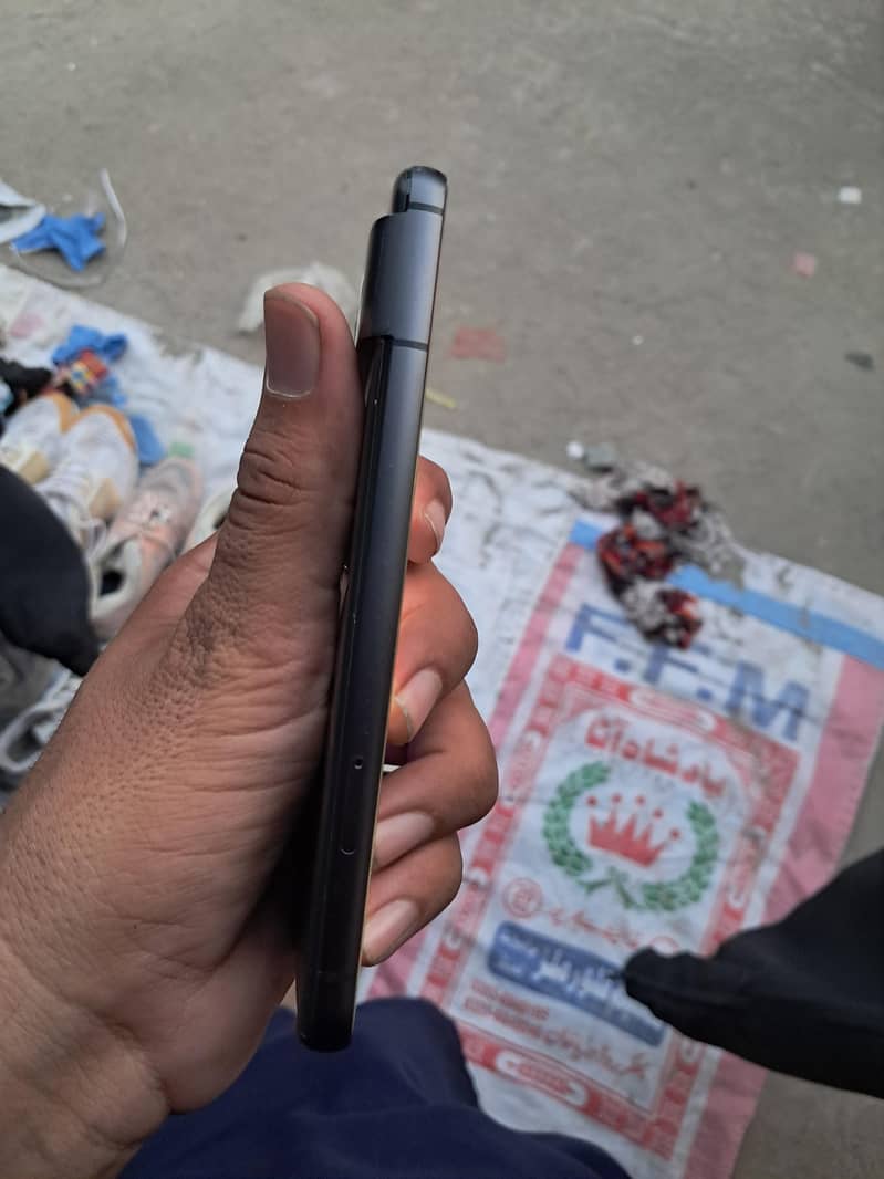 Google Pixel 8 3