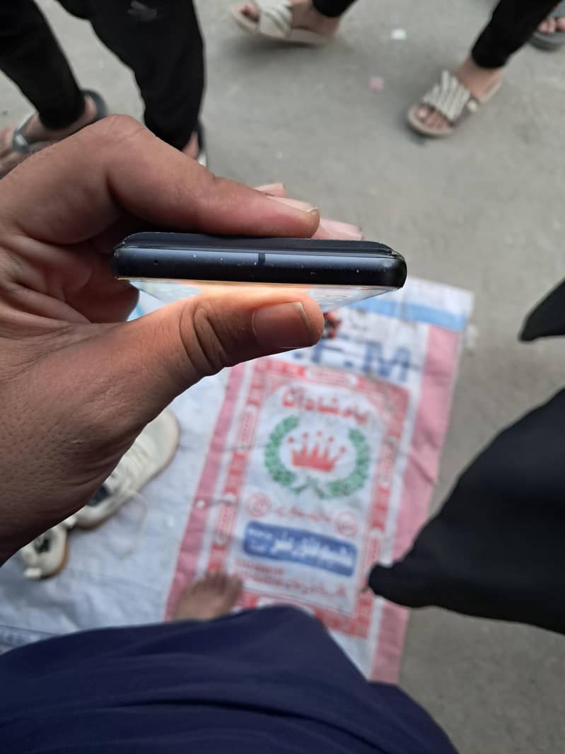 Google Pixel 8 4