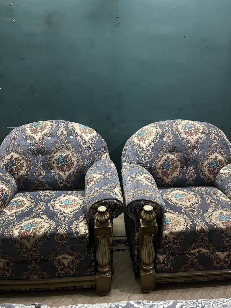 2 Single sitter sofas 0