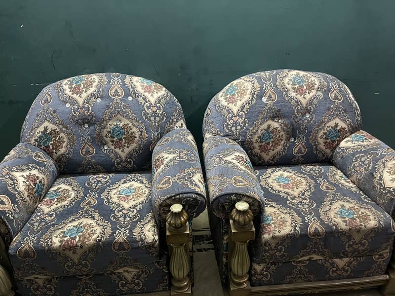 2 Single sitter sofas 3