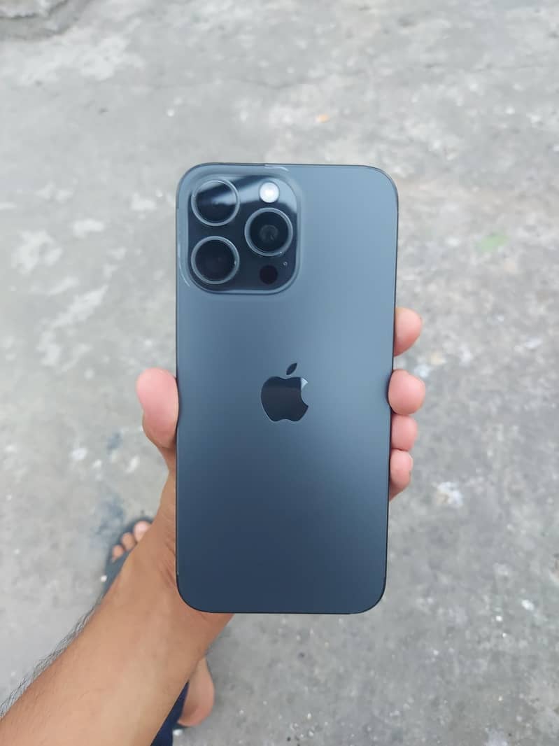 Apple iPhone 15 Pro Max 0