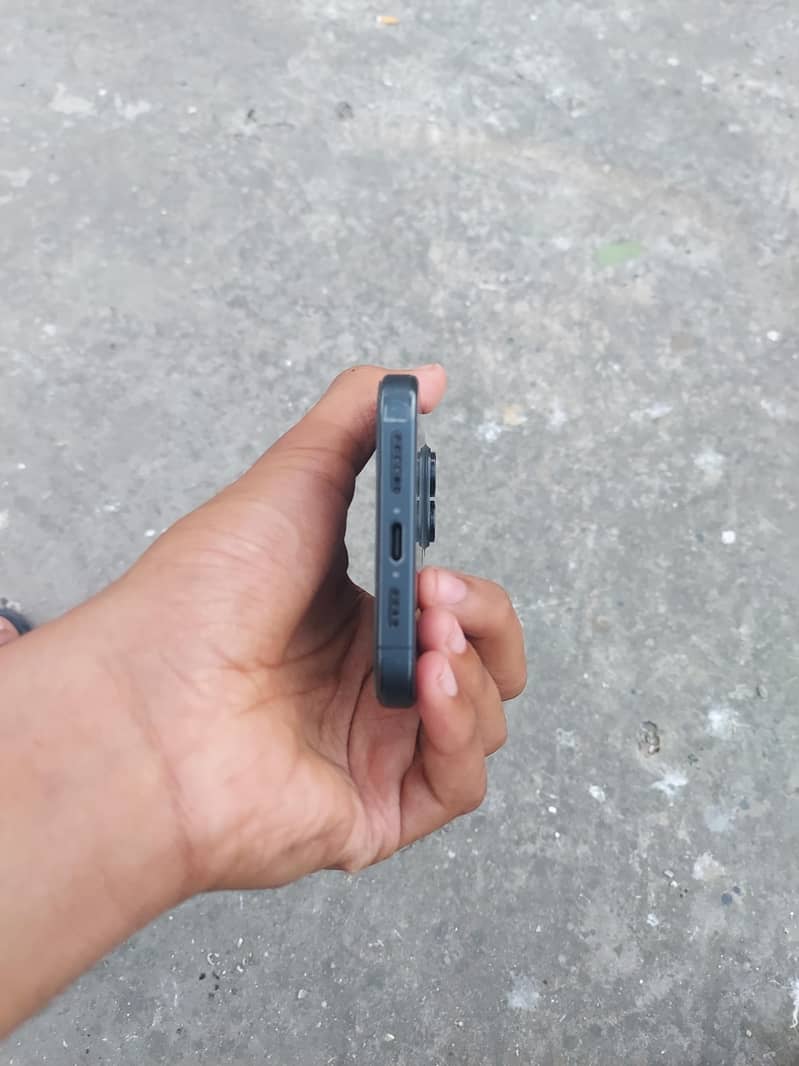 Apple iPhone 15 Pro Max 5