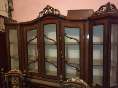 Showcase Bartan storage