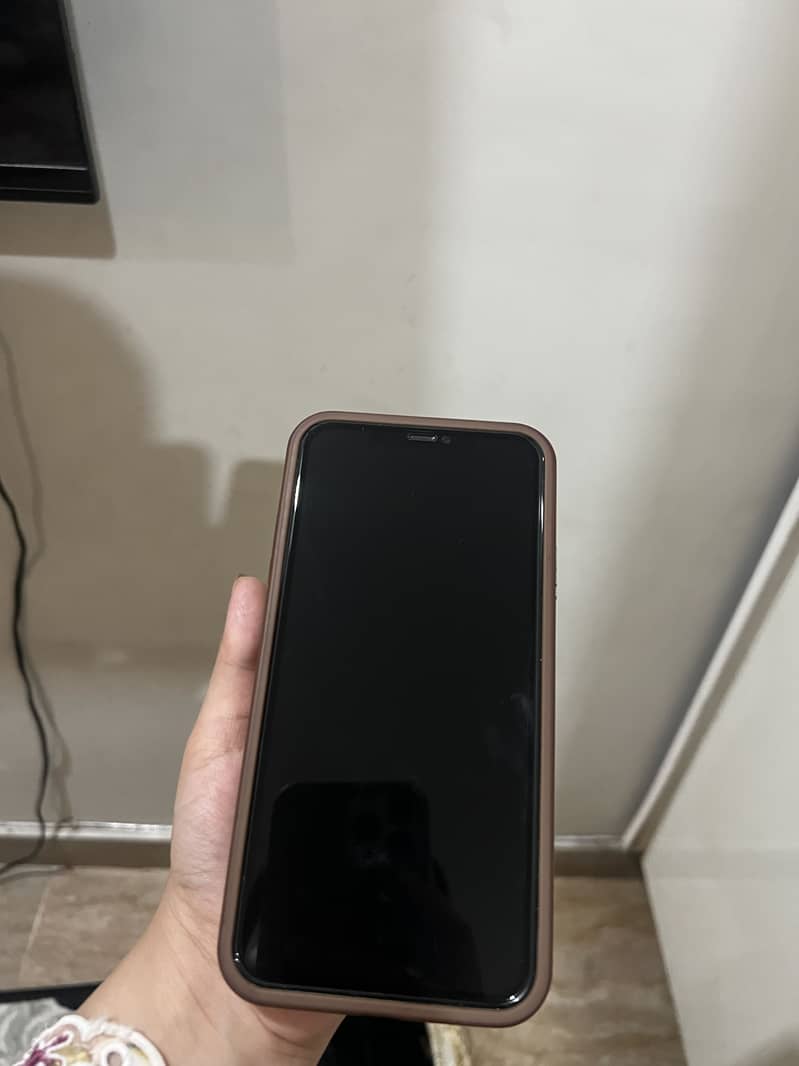 Apple iPhone 11 Pro Max 2