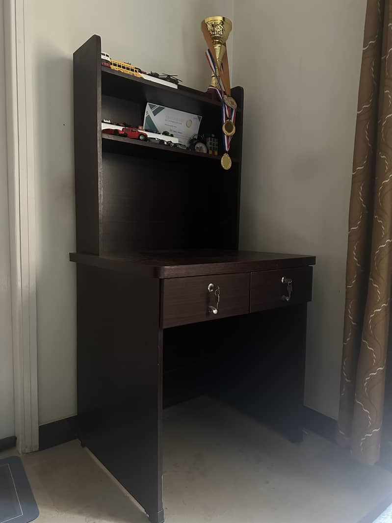 Study Table 0