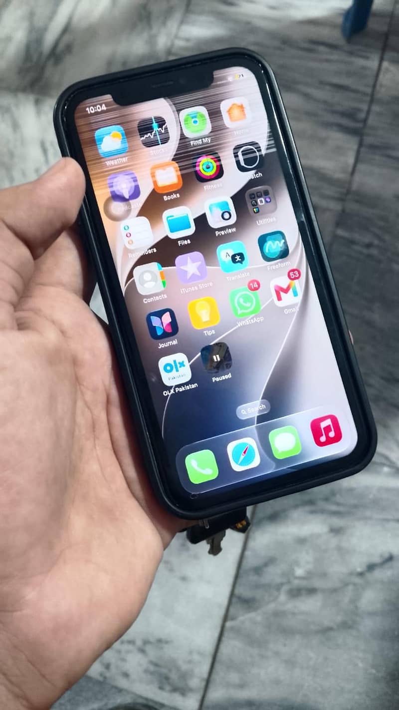 Apple iPhone 11 4