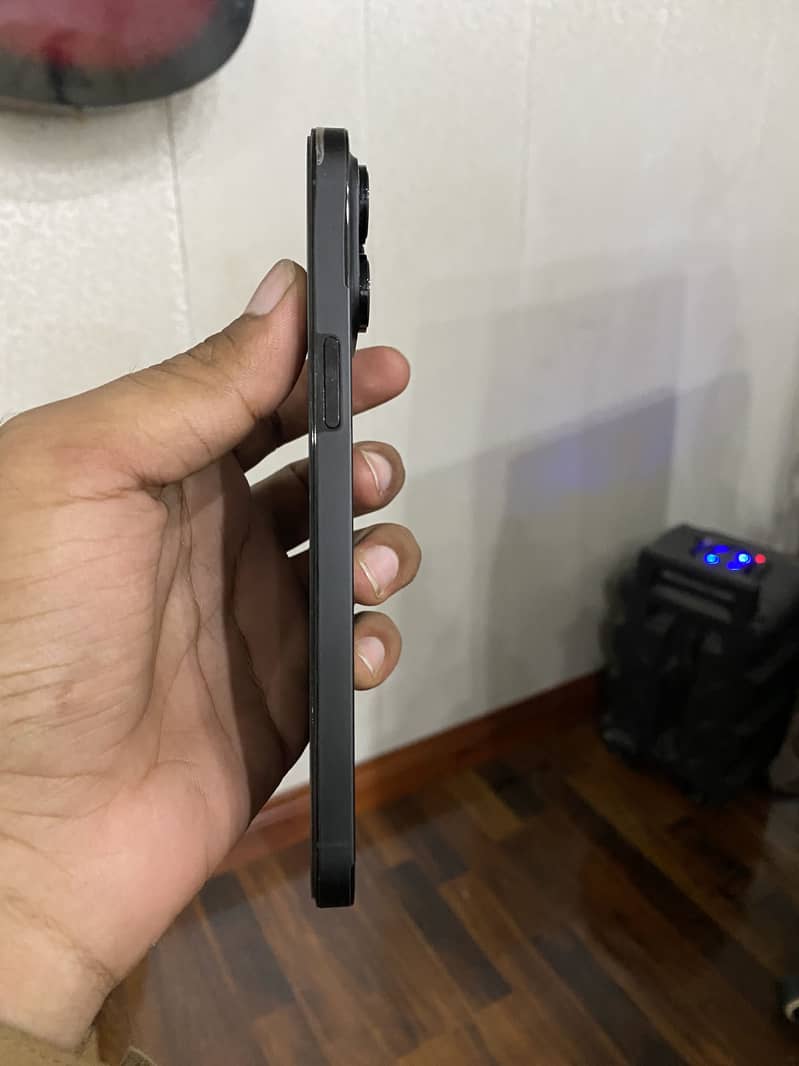 Apple iPhone 14 Pro Max 3