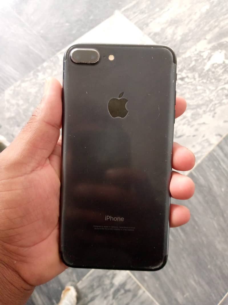 Apple iPhone 7 Plus 1
