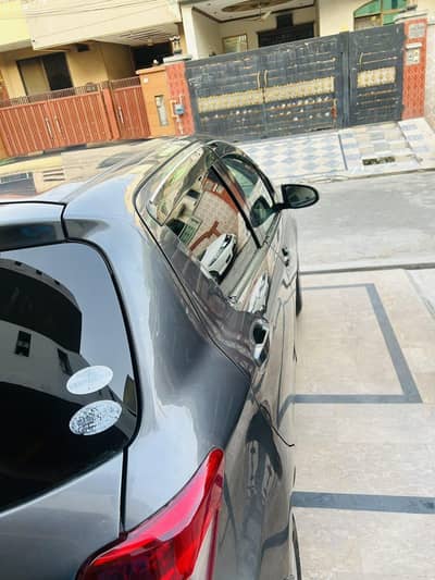 Toyota Vitz 2011 / 2014