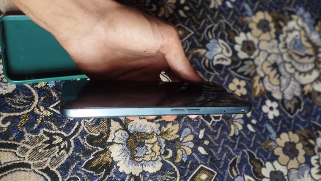 Realme C35 1