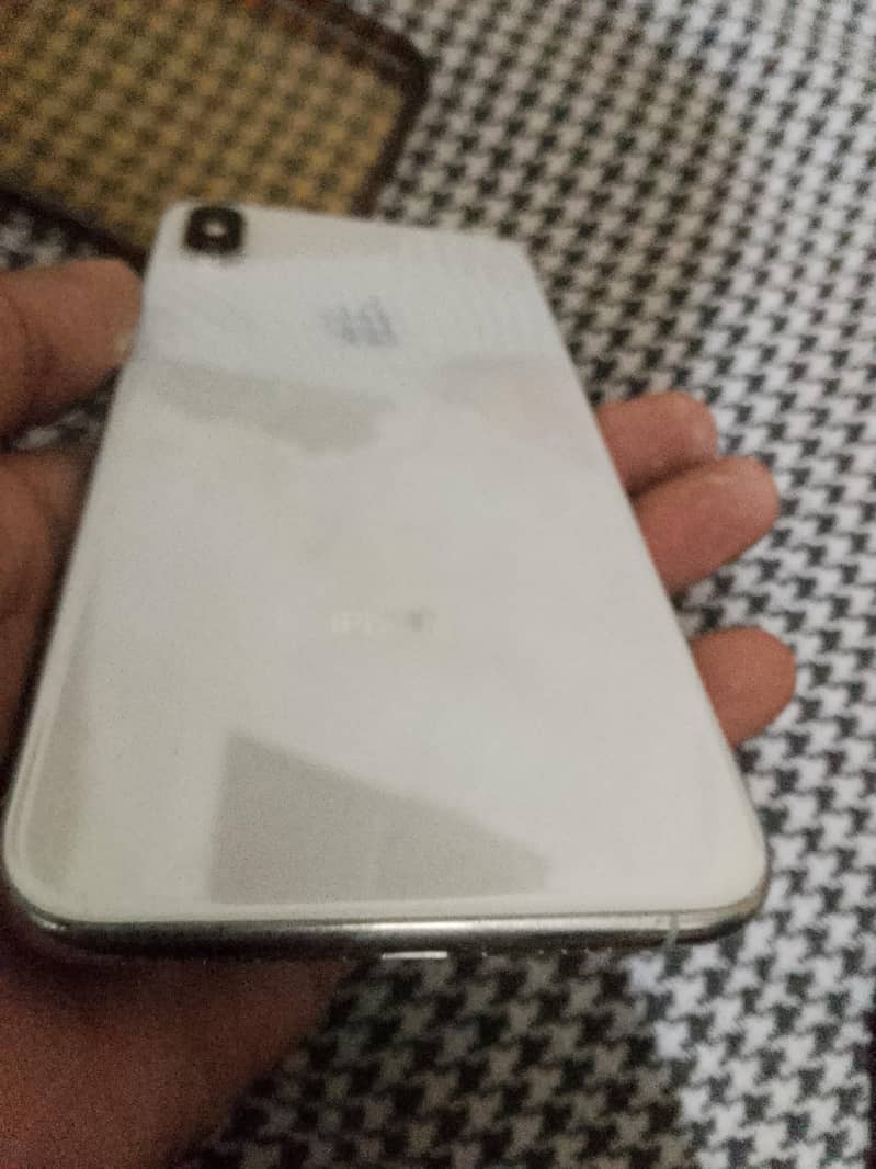 Apple iPhone XS Max 2