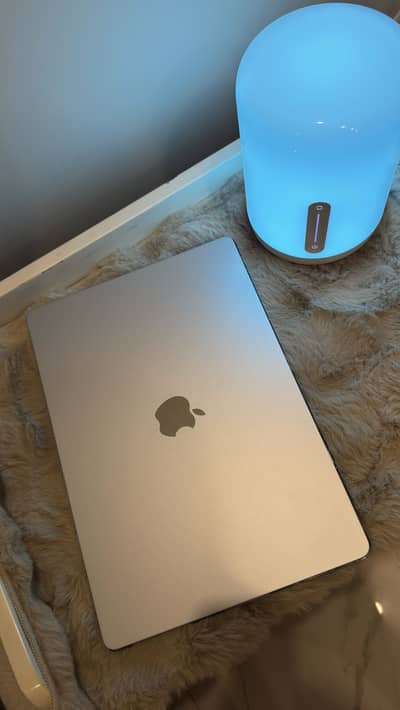 MacBook Air M4 15-inch | 16GB | 256GB SSD | Box + Cover