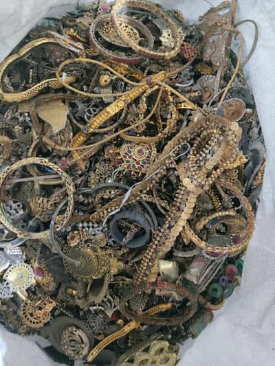OLD JEWELRY SCRAP BUYER