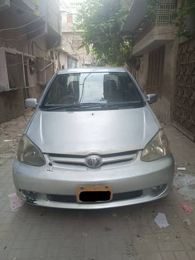 Toyota Platz 2003