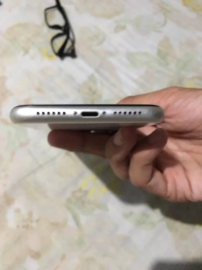 Apple iPhone 11 3