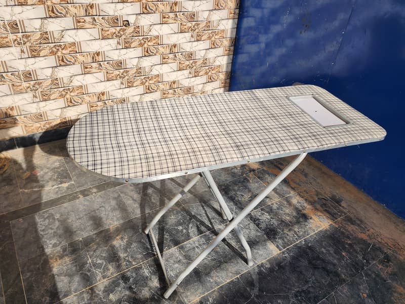 Iron Foldable Stand 1
