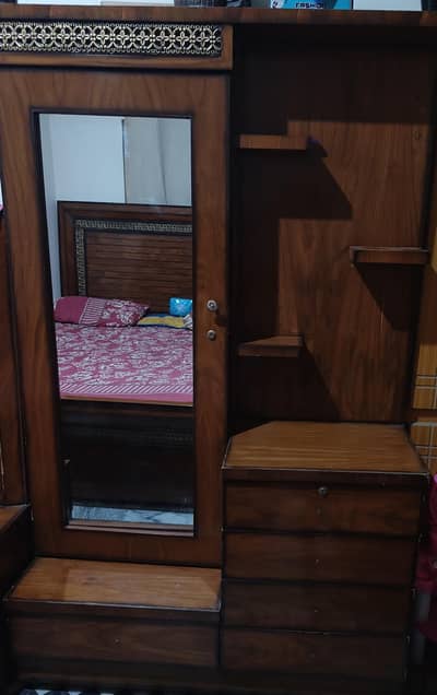 Dressing table for sale , good   Dressinble for Sale – GDressing table