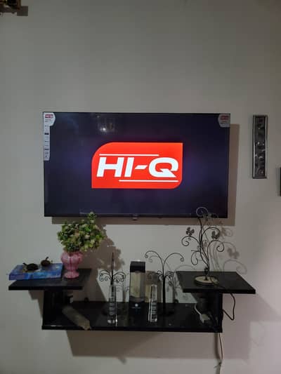 HiQ Action Series - 40" Android LED