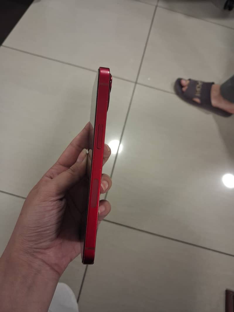 Apple iPhone 13 5