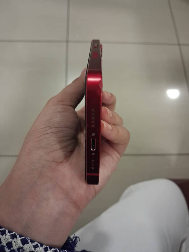 Apple iPhone 13 10