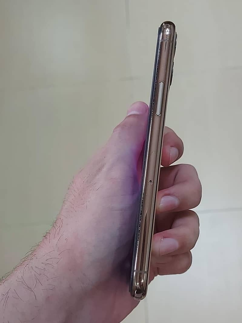 Apple iPhone 11 Pro 2