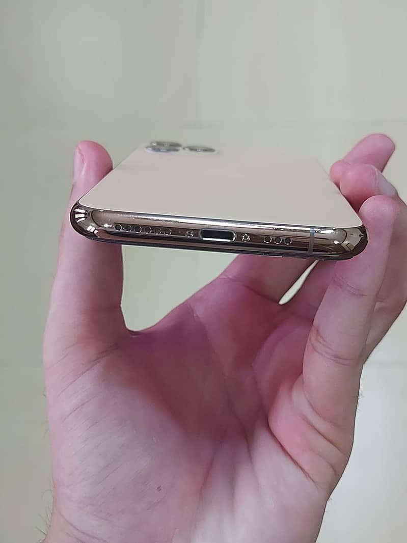 Apple iPhone 11 Pro 3